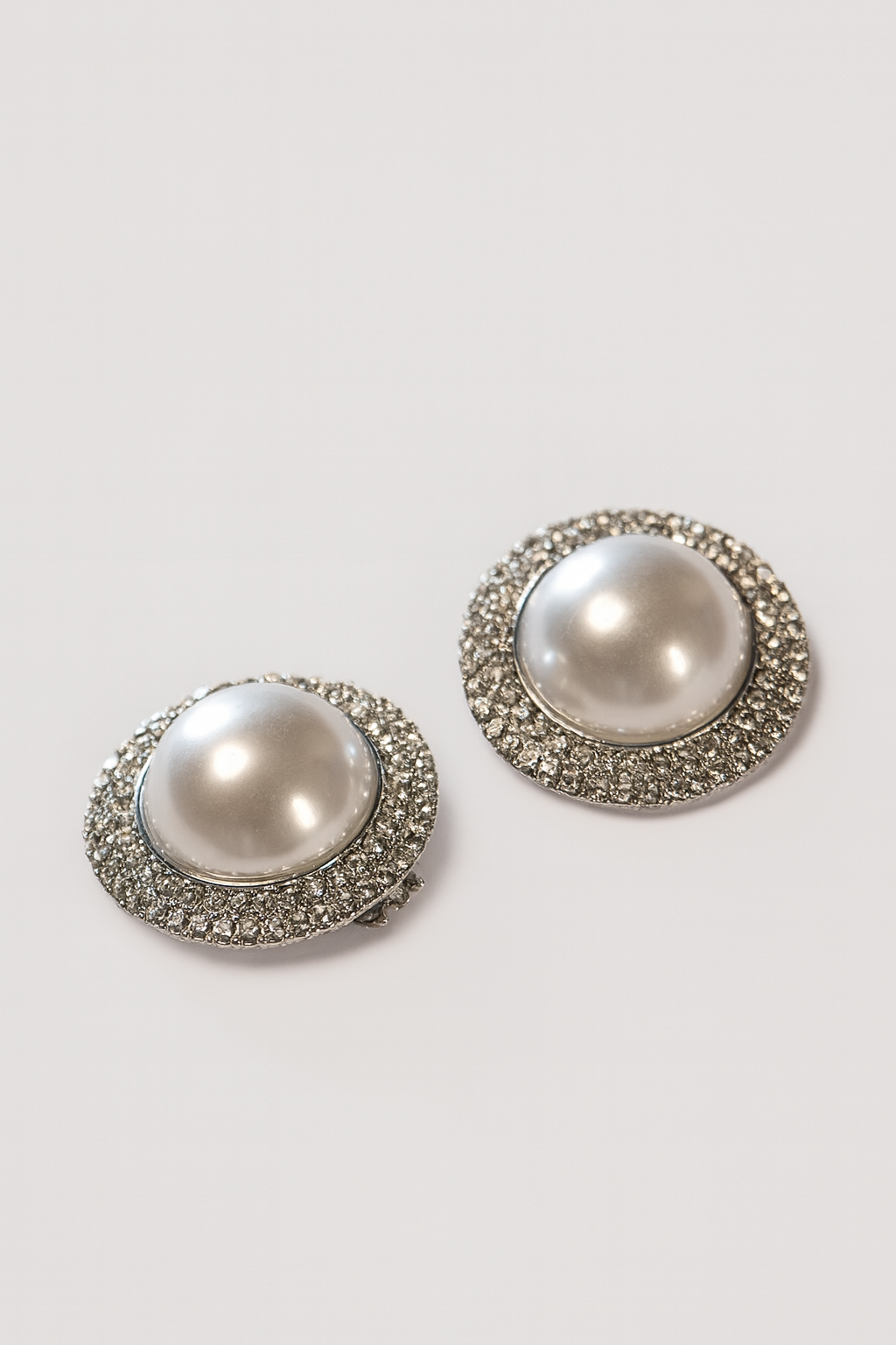Luna Pearl Shoe Clip