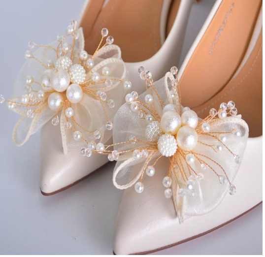 Elanora Shoe Clip