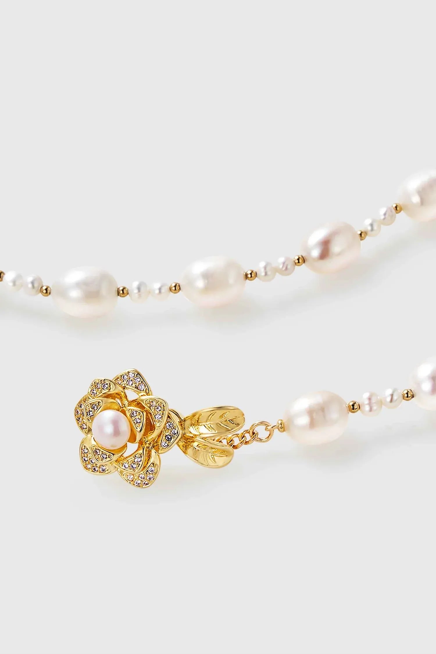 Adjustable Flower Pearl Necklace